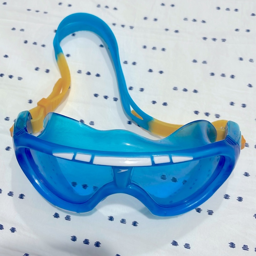 Speedo swim goggles juniors size